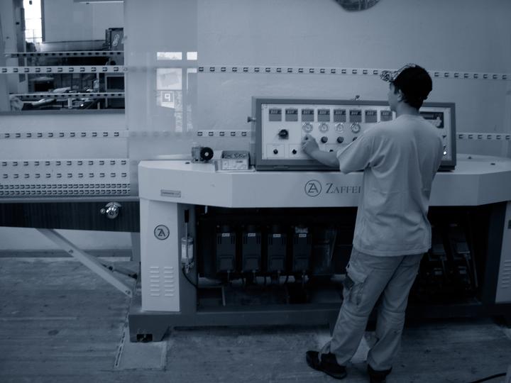Werkstatt und Maschinen der Glaserei Piccini in Obfelden